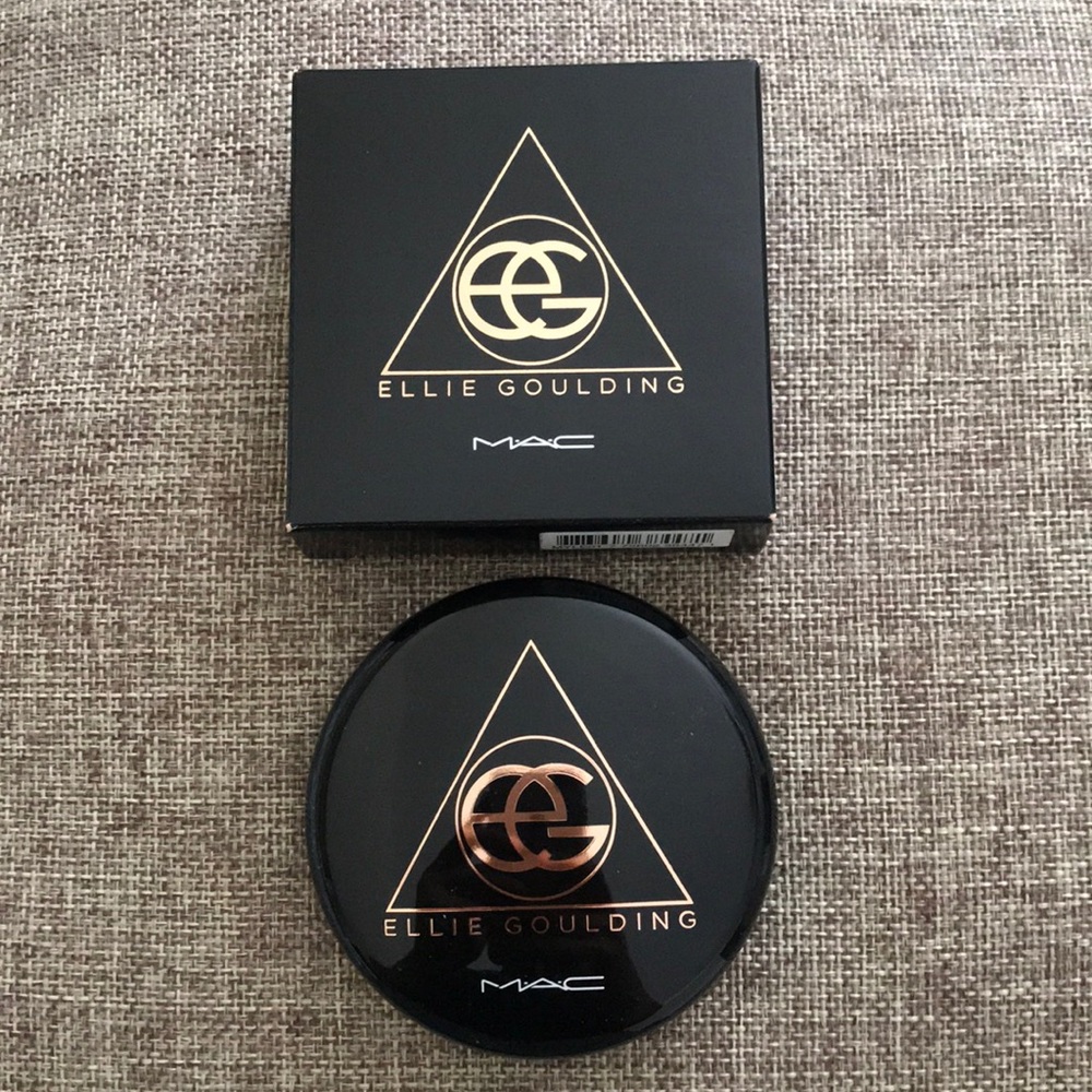 Exclusive Ellie Goulding powered/blush duo!!